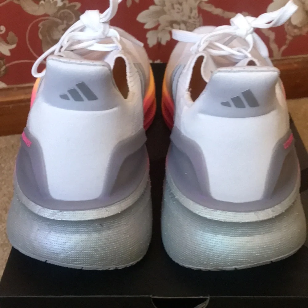 Adidas Women's UltraBoost 5 Running Shoes with Pink Gradient Midsole. EUC. Sz 6.